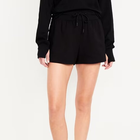Old Navy Pants - NWT Old Navy Extra High-Waisted Dynamic Fleece Shorts - Black - Womens Small